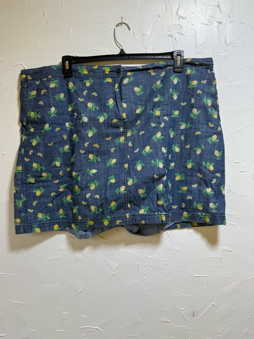Karen Scott Blue Denim Skort with Yellow Lemon Print